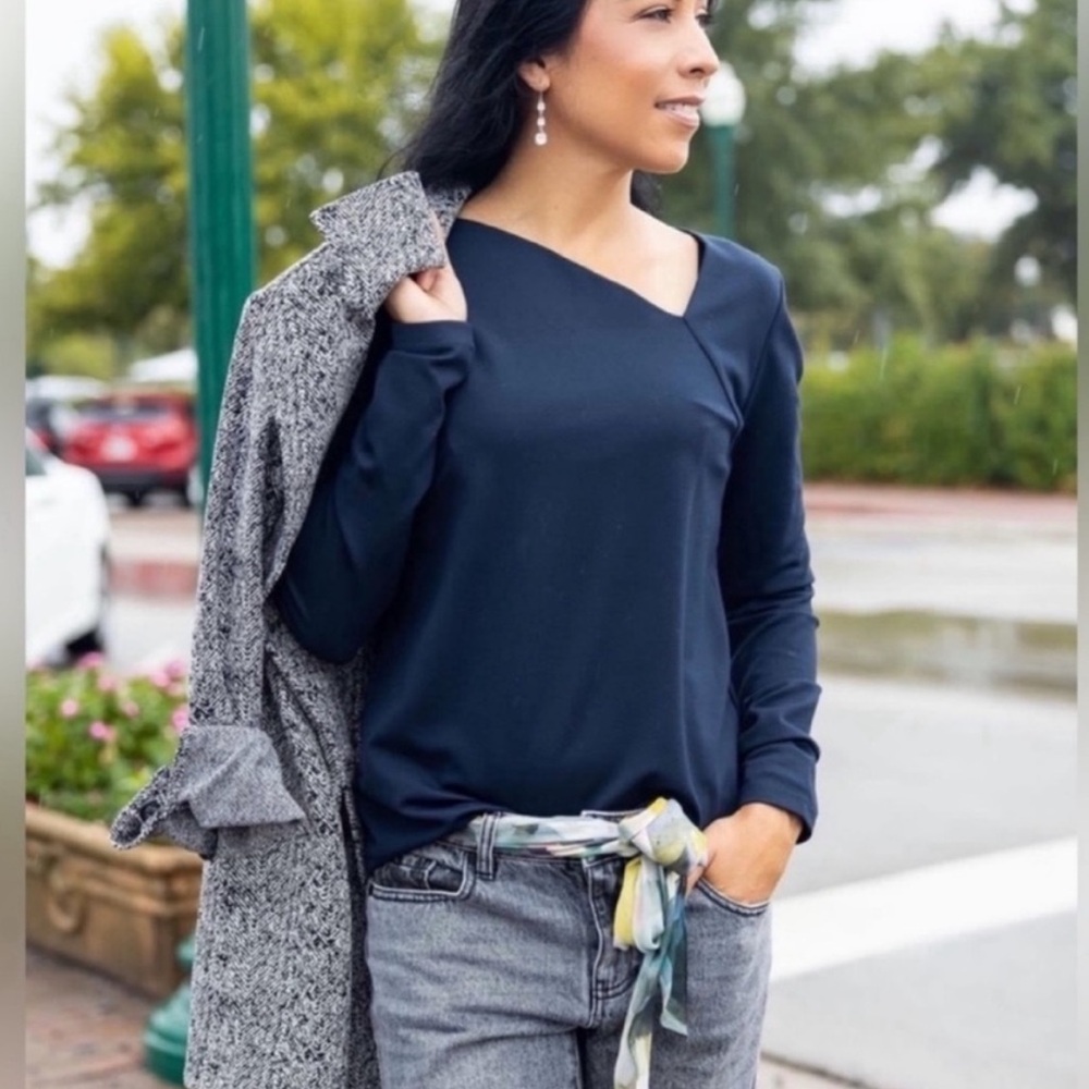 Cabi Contessa Tee Top Navy Size M